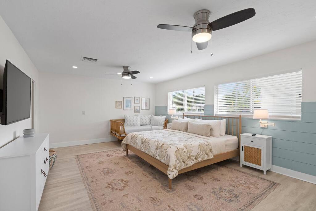 Waterfront-Heated Pool-Mini Golf-Game Room-2Mi Beach Fort Lauderdale Exterior photo