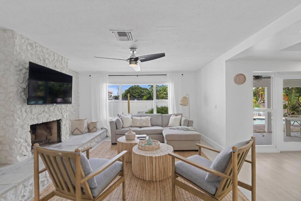 Waterfront-Heated Pool-Mini Golf-Game Room-2Mi Beach Fort Lauderdale Exterior photo