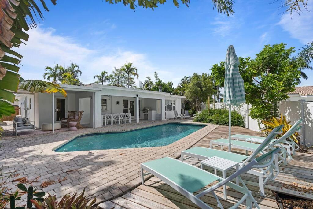 Waterfront-Heated Pool-Mini Golf-Game Room-2Mi Beach Fort Lauderdale Exterior photo