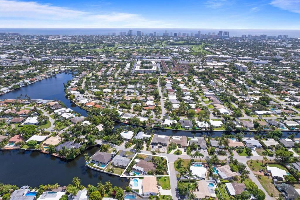 Waterfront-Heated Pool-Mini Golf-Game Room-2Mi Beach Fort Lauderdale Exterior photo